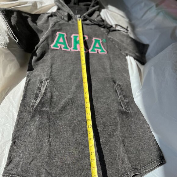 AKA Short Sleeve Dress - Picture 5 of 8